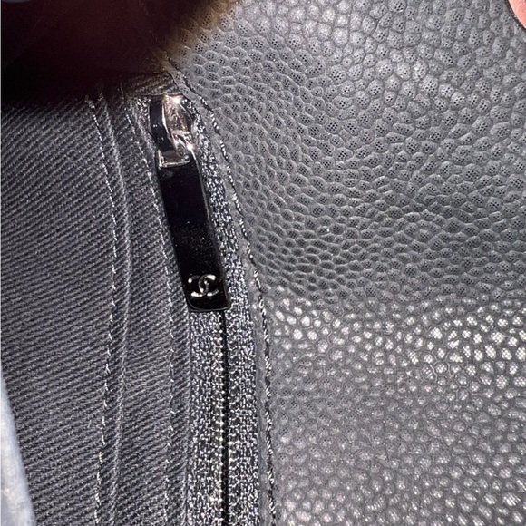 SOLD 13S Chanel Lady Pearly Quilted Flap Black Iridescent
Caviar RHW - Picture 11 of 16